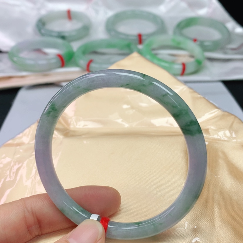【闪购商品】翡翠手镯（圆镯）未镶嵌58+春彩翡翠手镯