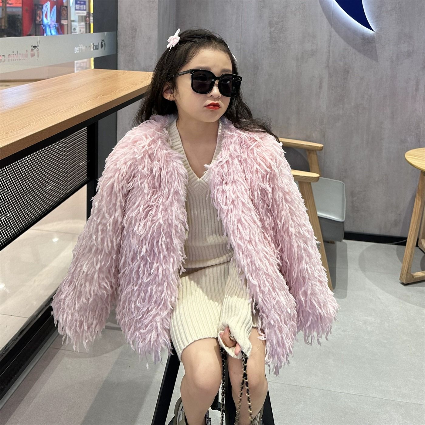 女童毛毛外套秋冬季新款棉服加绒加厚轻奢风儿童仿皮草中大童棉袄