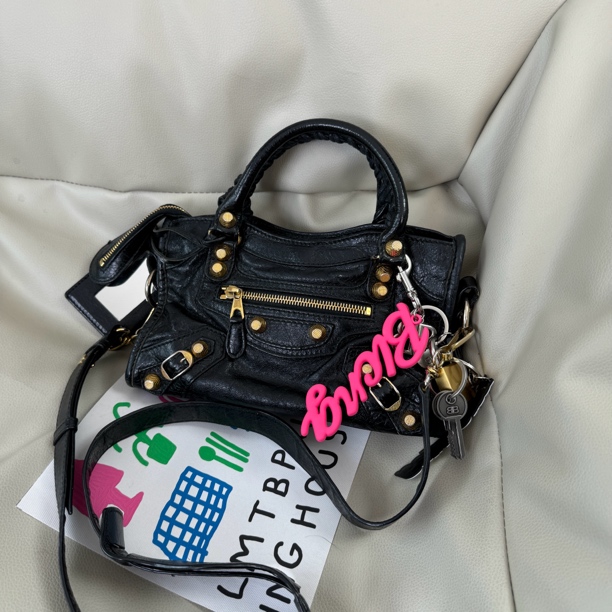 95新 Balenciaga/巴黎世家 mini迷你黑金机车菠萝钉斜挎单肩包