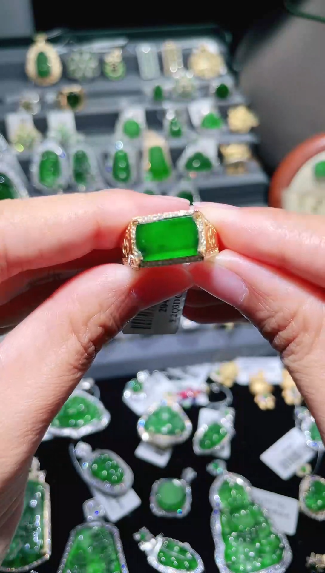 【闪购商品】翡翠颈饰银S925镶嵌马鞍戒指