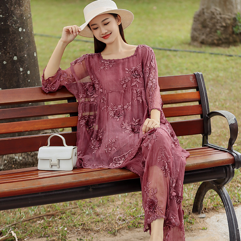 D043真丝套装时尚气质刺绣轻奢百搭休闲桑蚕丝两件套女装