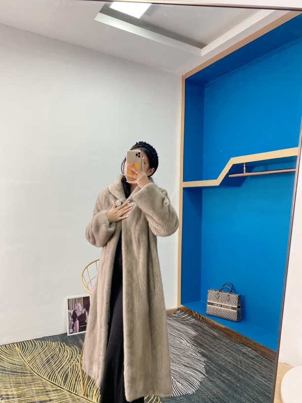 时尚新款女装直排休闲外套连帽