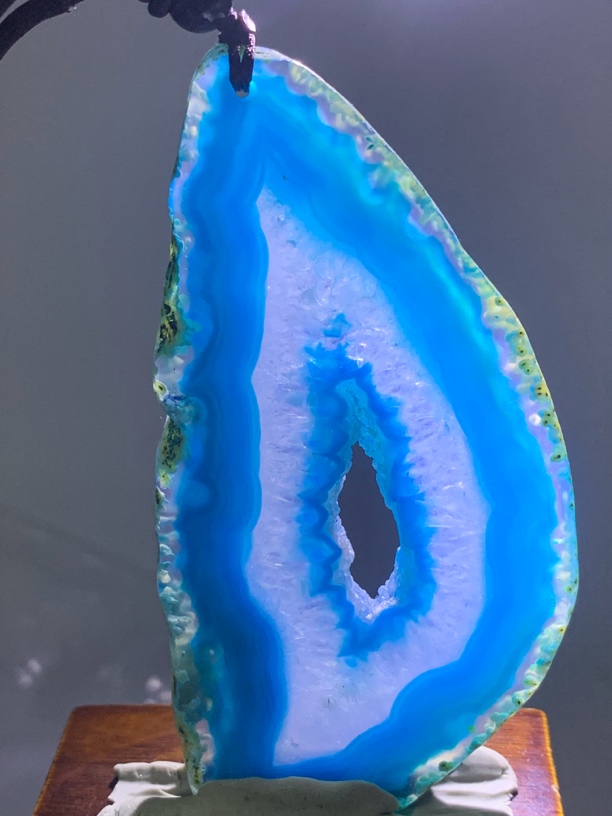 天然巴西玛瑙原石切片蓝色正品珠宝1708尺寸88/44/5mm