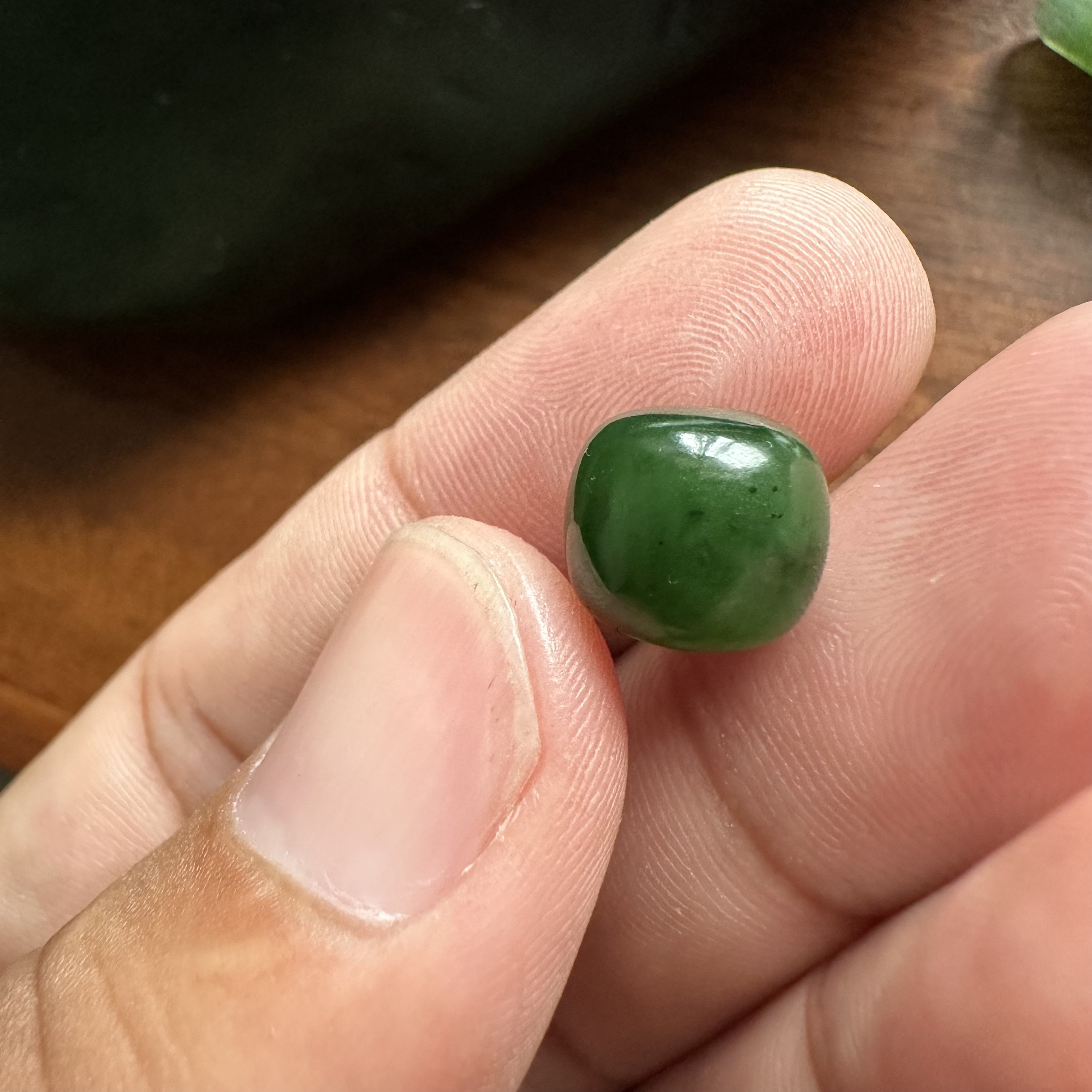 集色堂新疆和田碧玉籽料菠菜绿老型珠单珠卡11mm（有黑点随机发货
