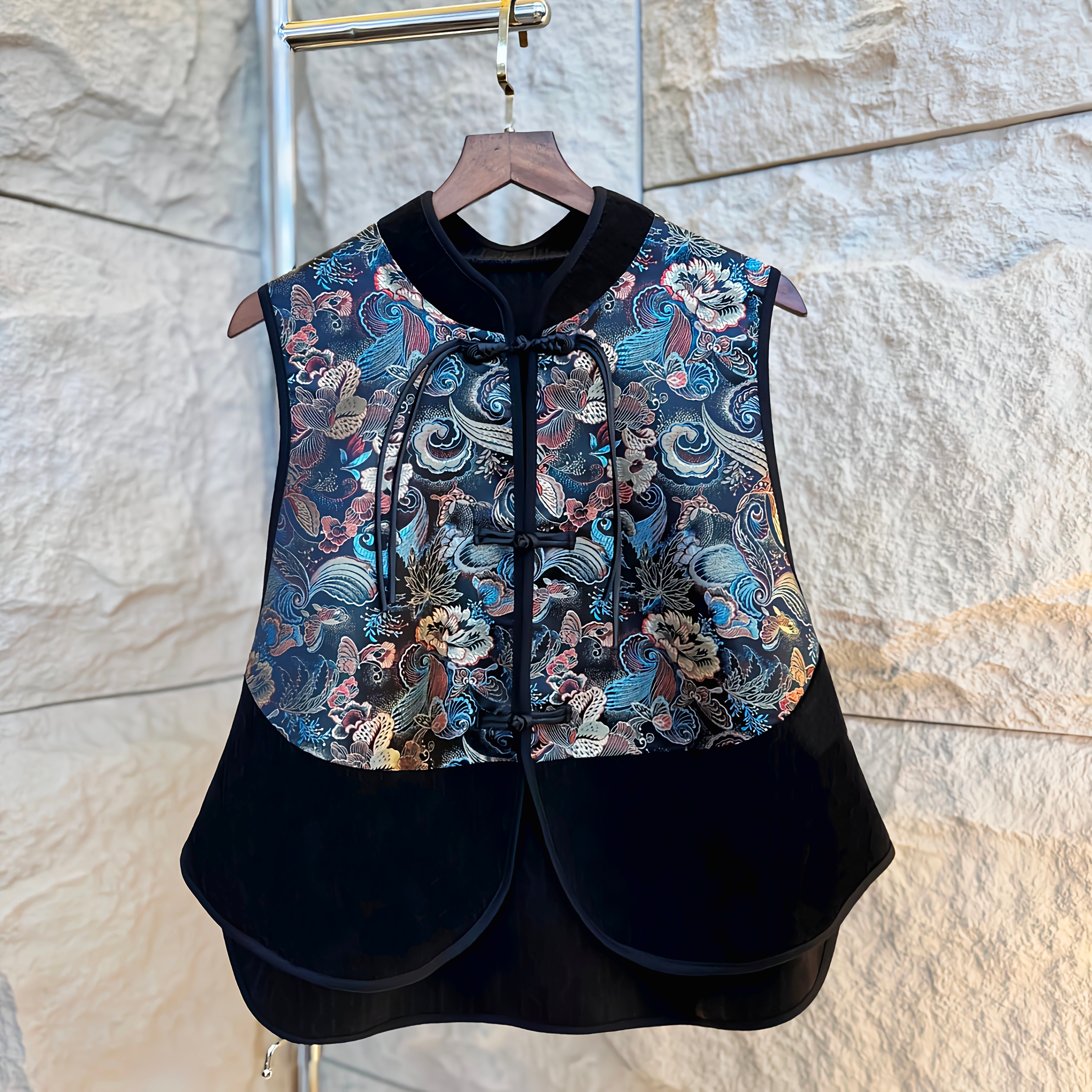 2025黑色轻奢国风重工刺绣提花马甲柔软舒适百搭复古国潮