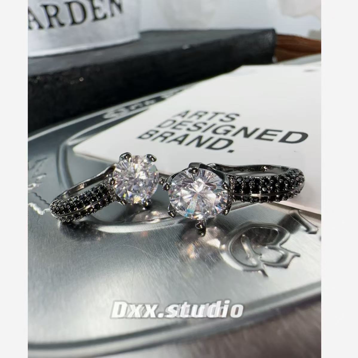 铜合金合成锆石耳饰 （不需要耳洞可带）【黑色系】一对装耳夹41778