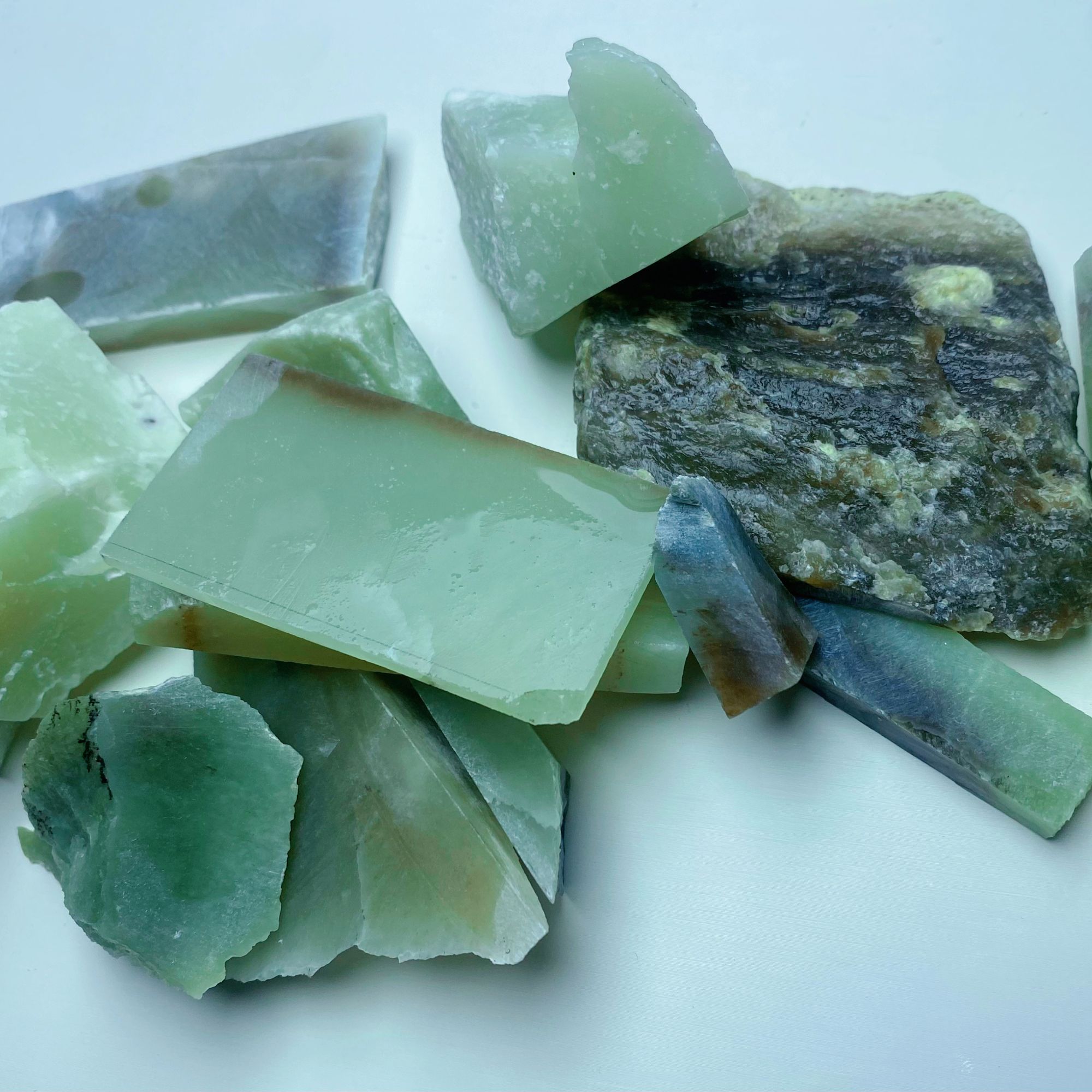 和田玉边角碎料混搭手工练习雕刻材质鱼缸造景石 多样性发货   