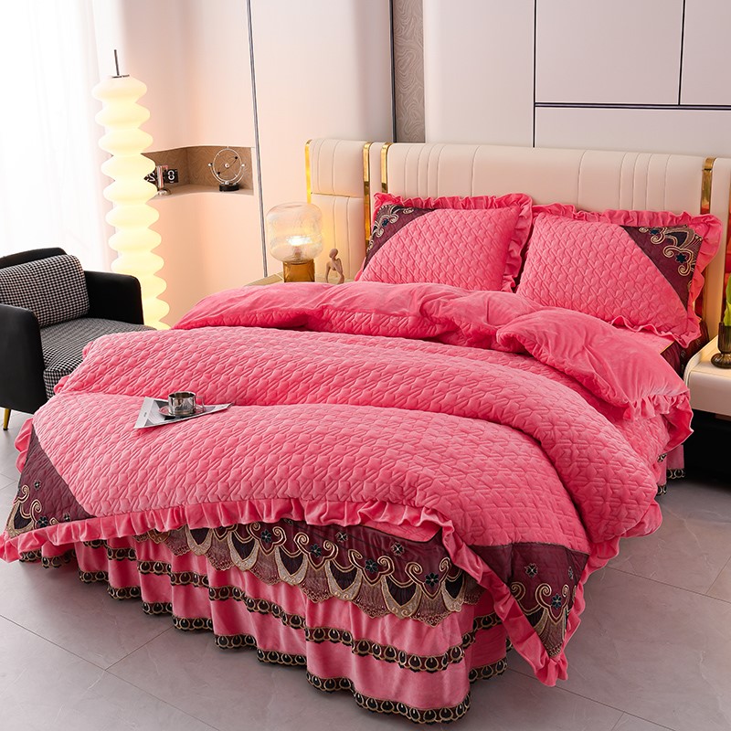 2025新款宝宝绒四件套夹棉加厚蕾丝刺绣高档床裙加绒防滑床垫套