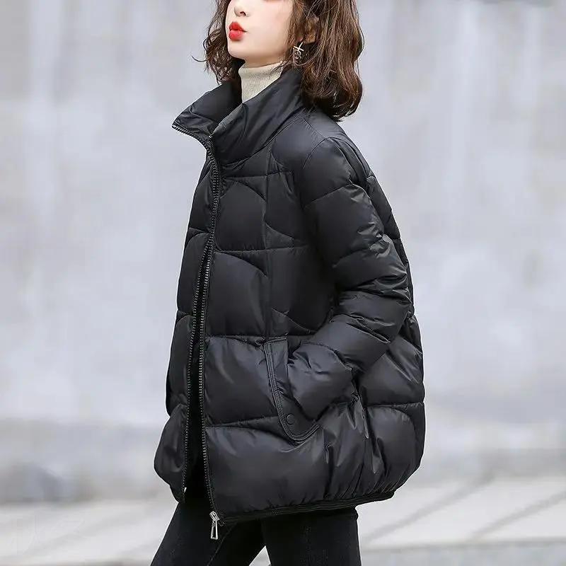 秋冬短款羽绒服女冬2023新款大码小个子中老年妈妈女士白鸭绒外套