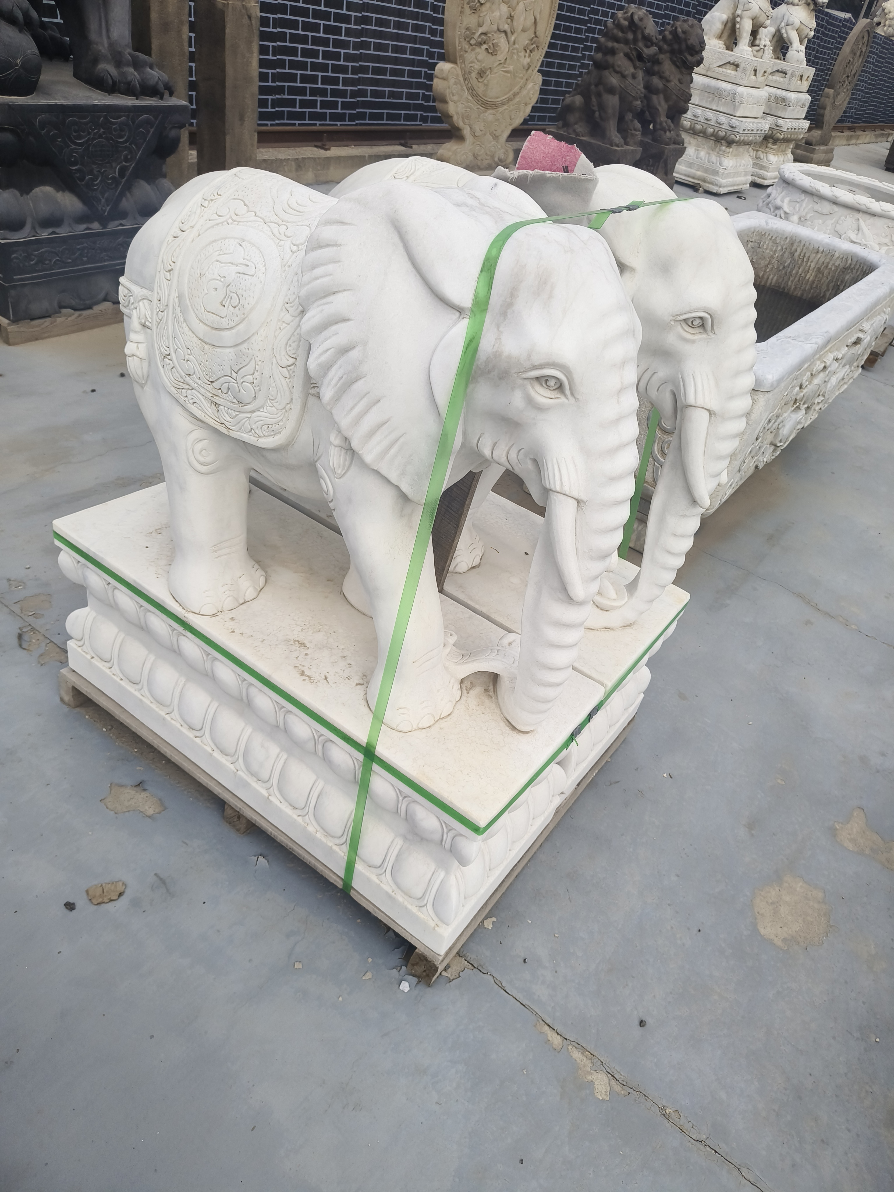 汉白玉大象！大小尺寸都有