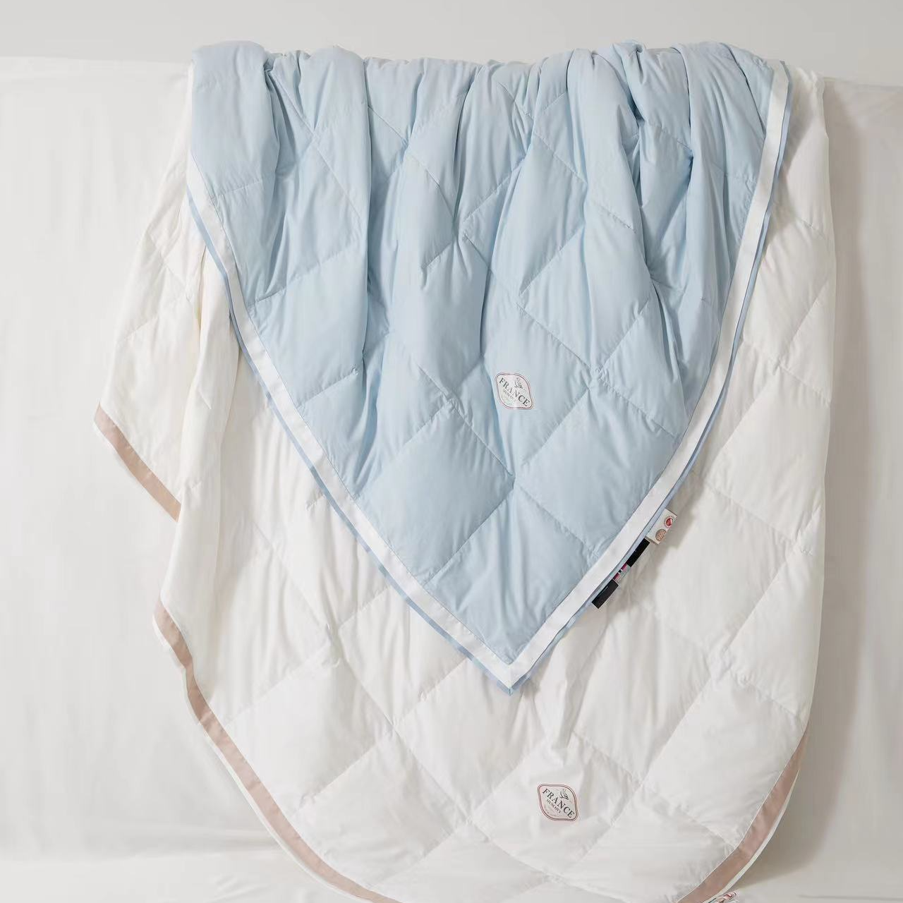 绣花夫人/羽绒夏凉被/95%白番鸭绒/春秋被/高奢被芯/塔尖人群