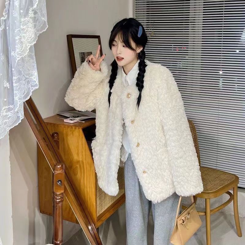 2023冬季新款女士毛毛外套长袖外穿防寒保暖小香风纽扣带口袋百搭