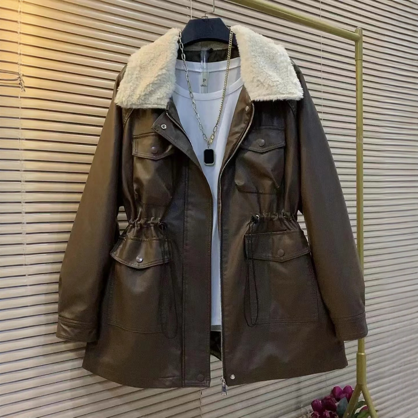 胖妹妹大码女装时尚PU皮风衣外套秋冬新款百搭收腰夹棉皮衣外套女