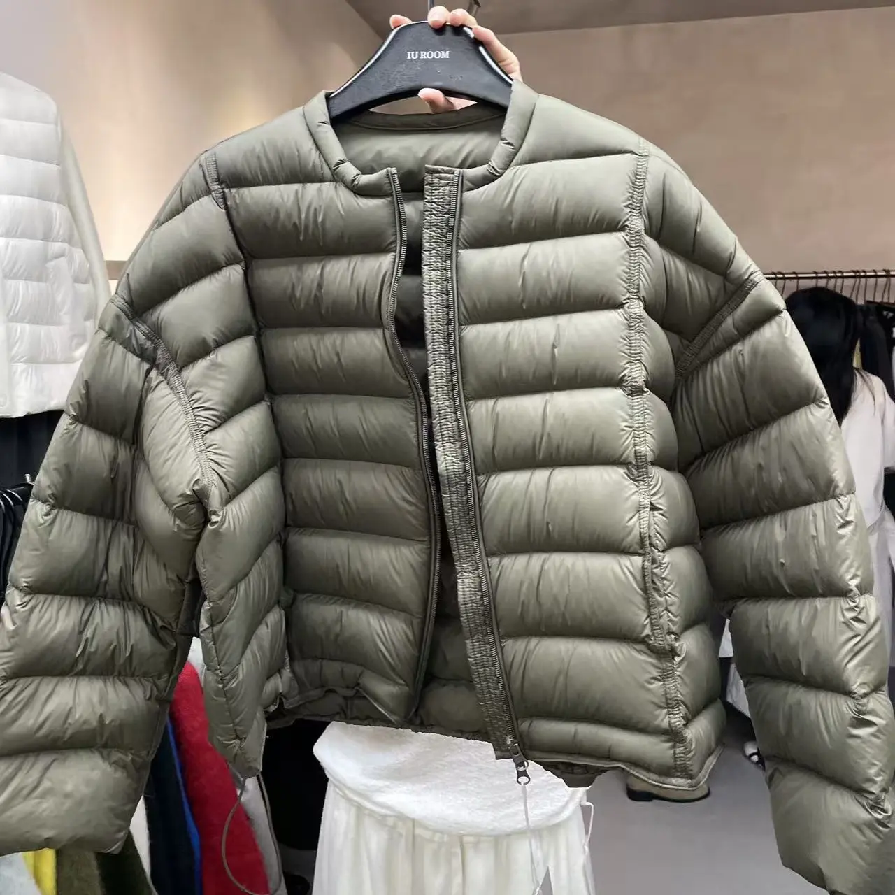 短款女纯色拼接加绒加厚款时尚女款圆领羽绒