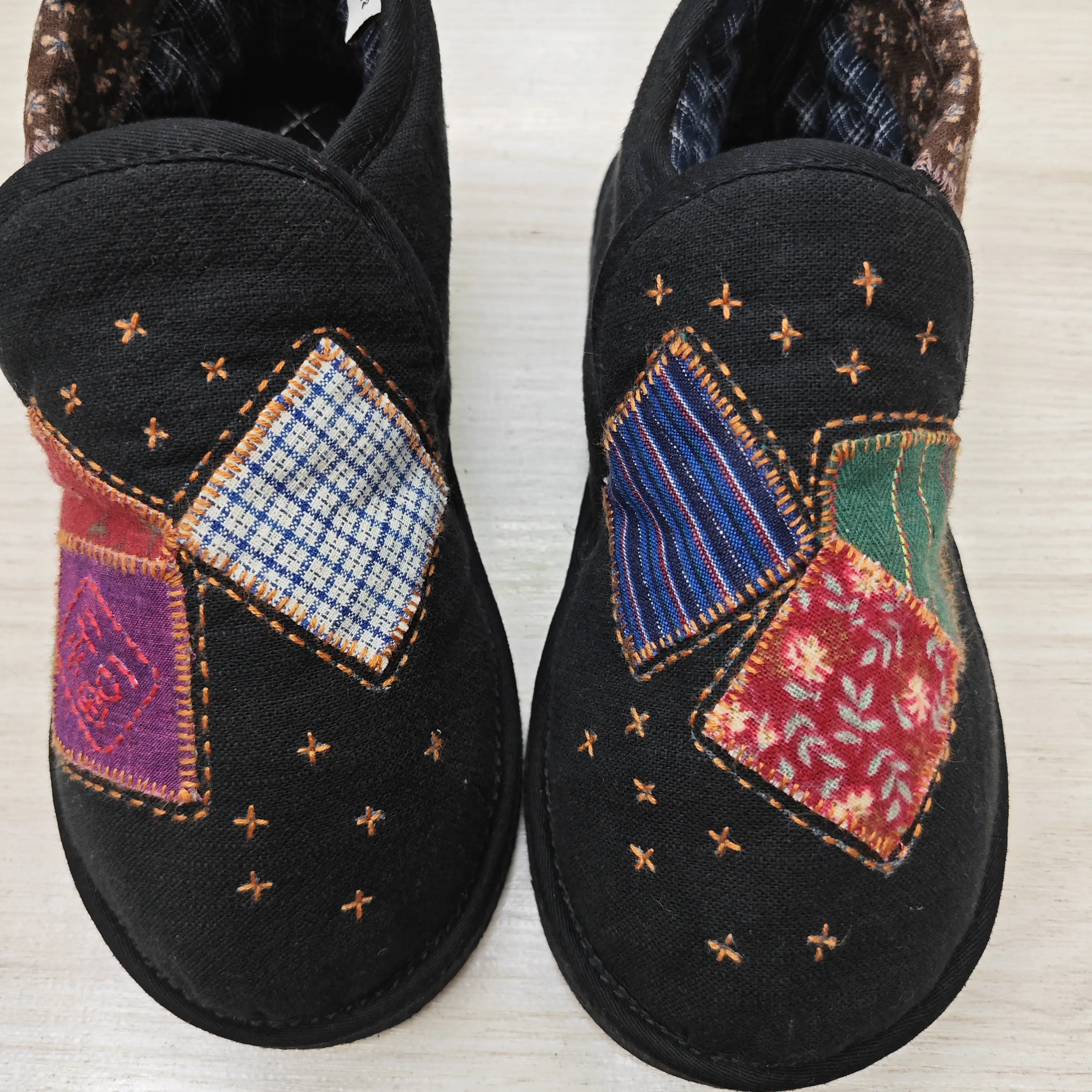 手工绣花面包款千层底透气防滑圆头民族风女士棉布鞋