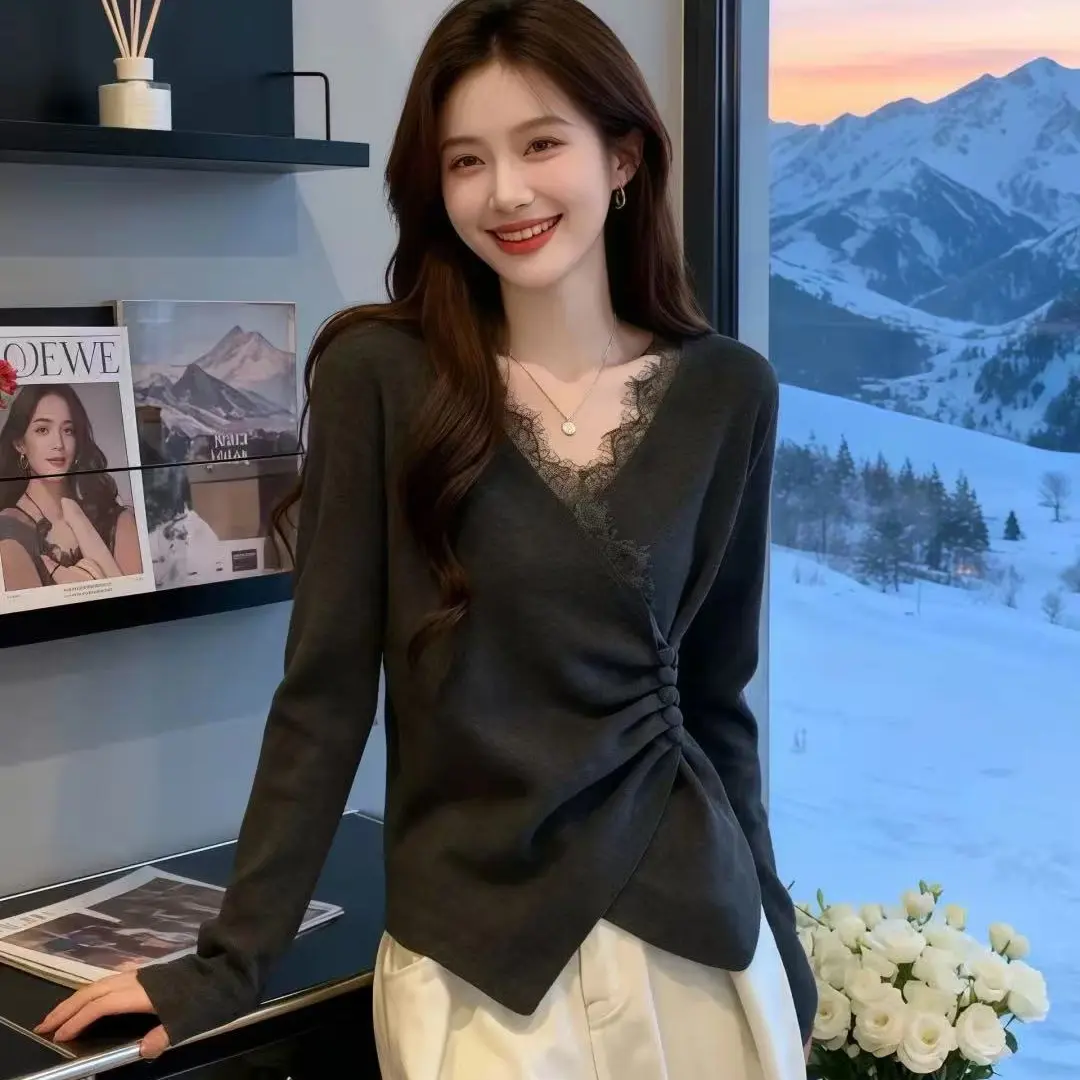 可爱严选➱气质V领蕾丝长袖针织修身上衣（9921）