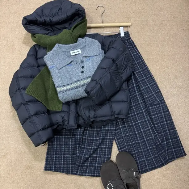 【一套都有】韩系泡芙连帽羽羽服➕灰色翻领羊毛衫➕格子羊毛裤