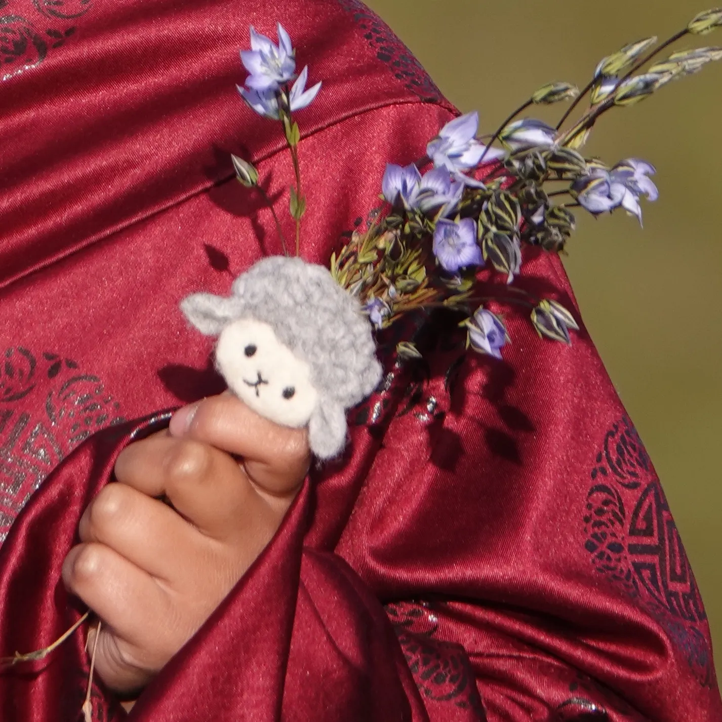 藏地姐姐手戳胸针牧民非遗手工羊毛甘加羊毛玩偶小众艺术设计礼物