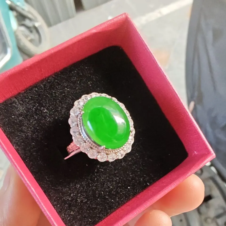 天然A货翡翠精工雕刻蛋面戒指