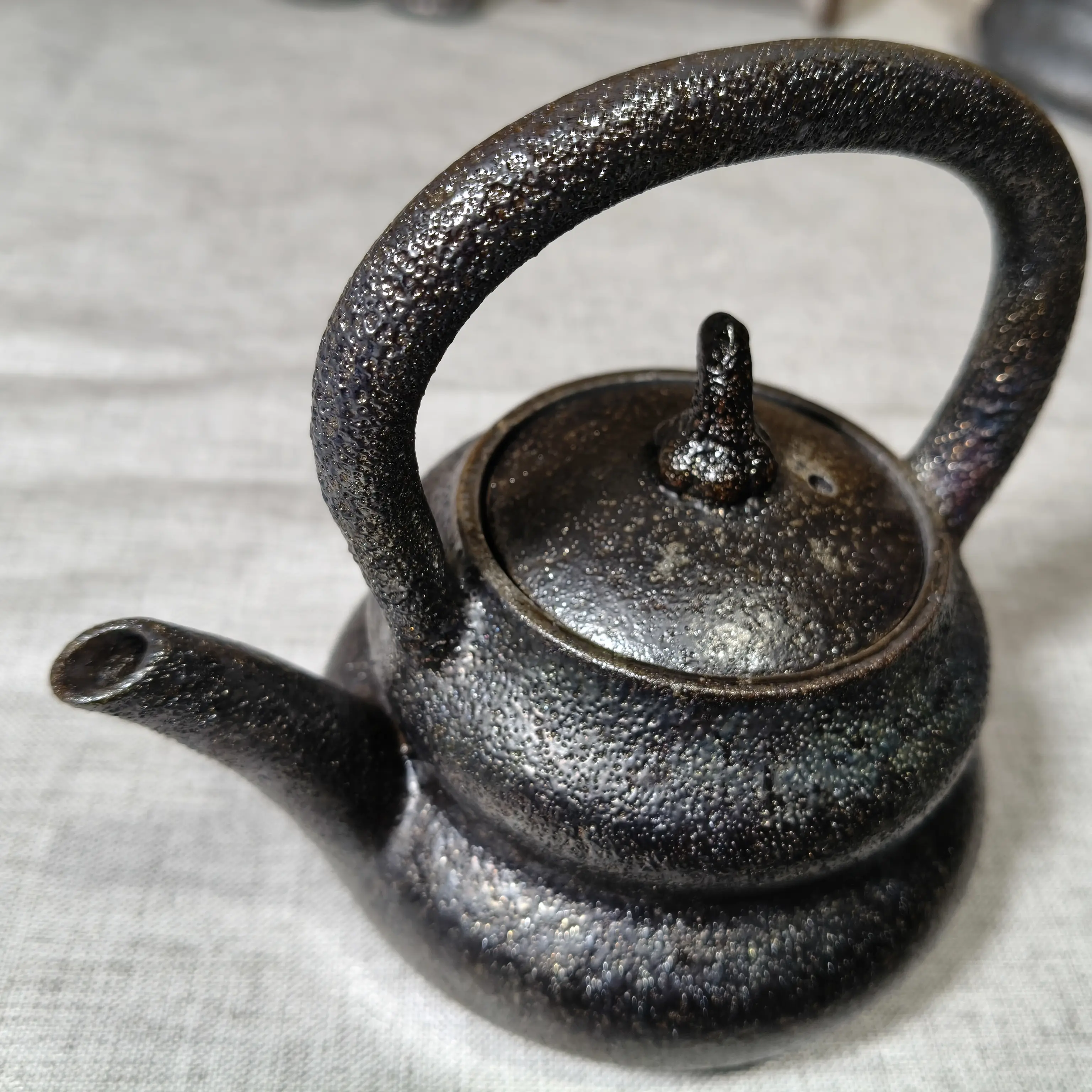 荥经砂器手工提梁壶