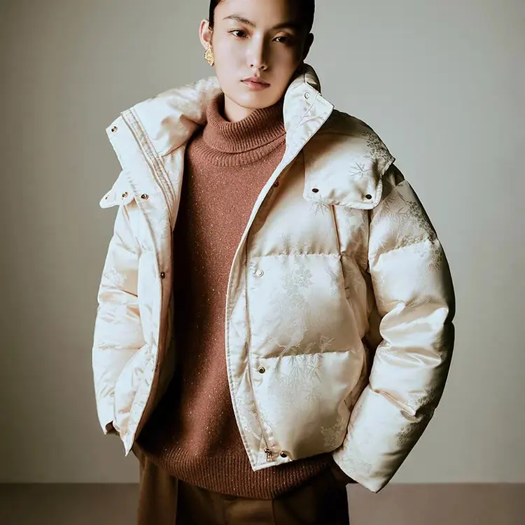 宇姐精选 11729【茶梅花枝雀鸟敲暖羽绒】纳薇连帽短款提花羽绒服