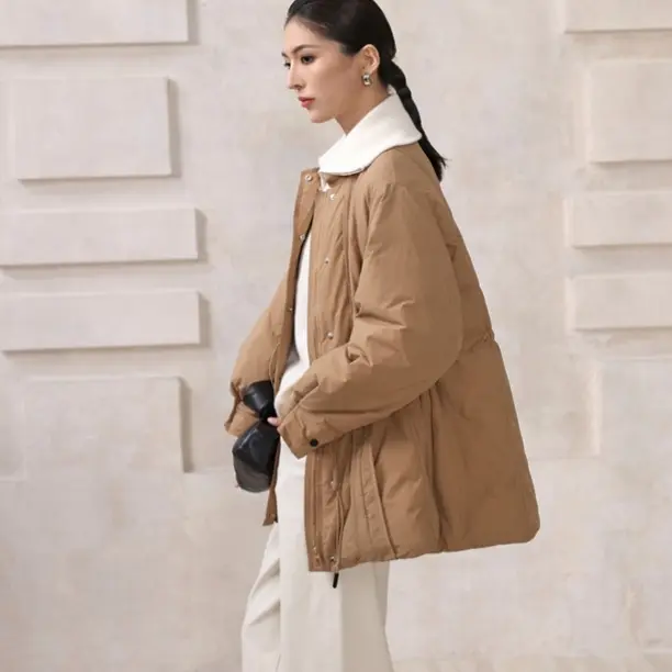 常规款直筒型拉链拼接长袖复古轻薄羽绒服