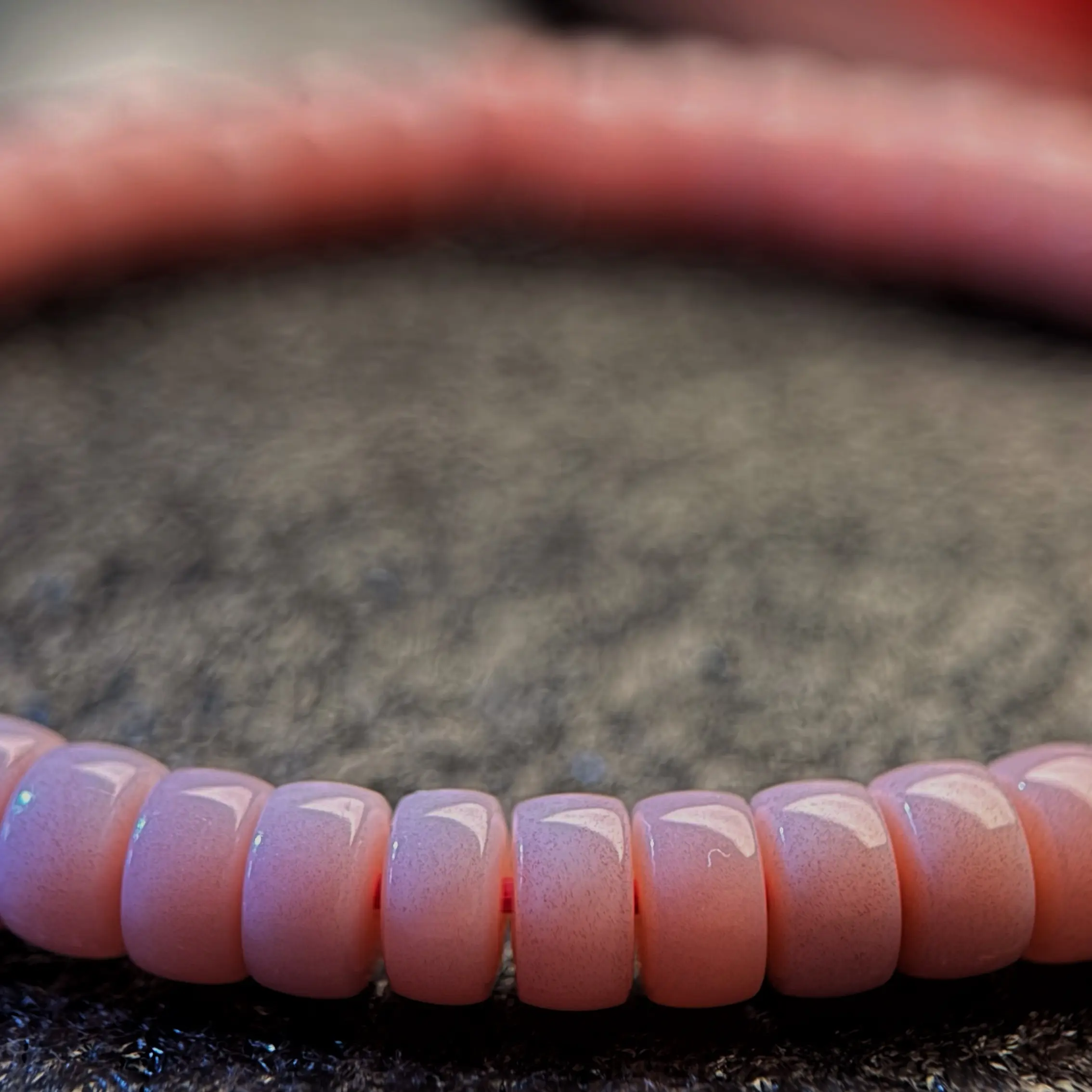 粉糯玛瑙直切药片手串小众时尚百搭