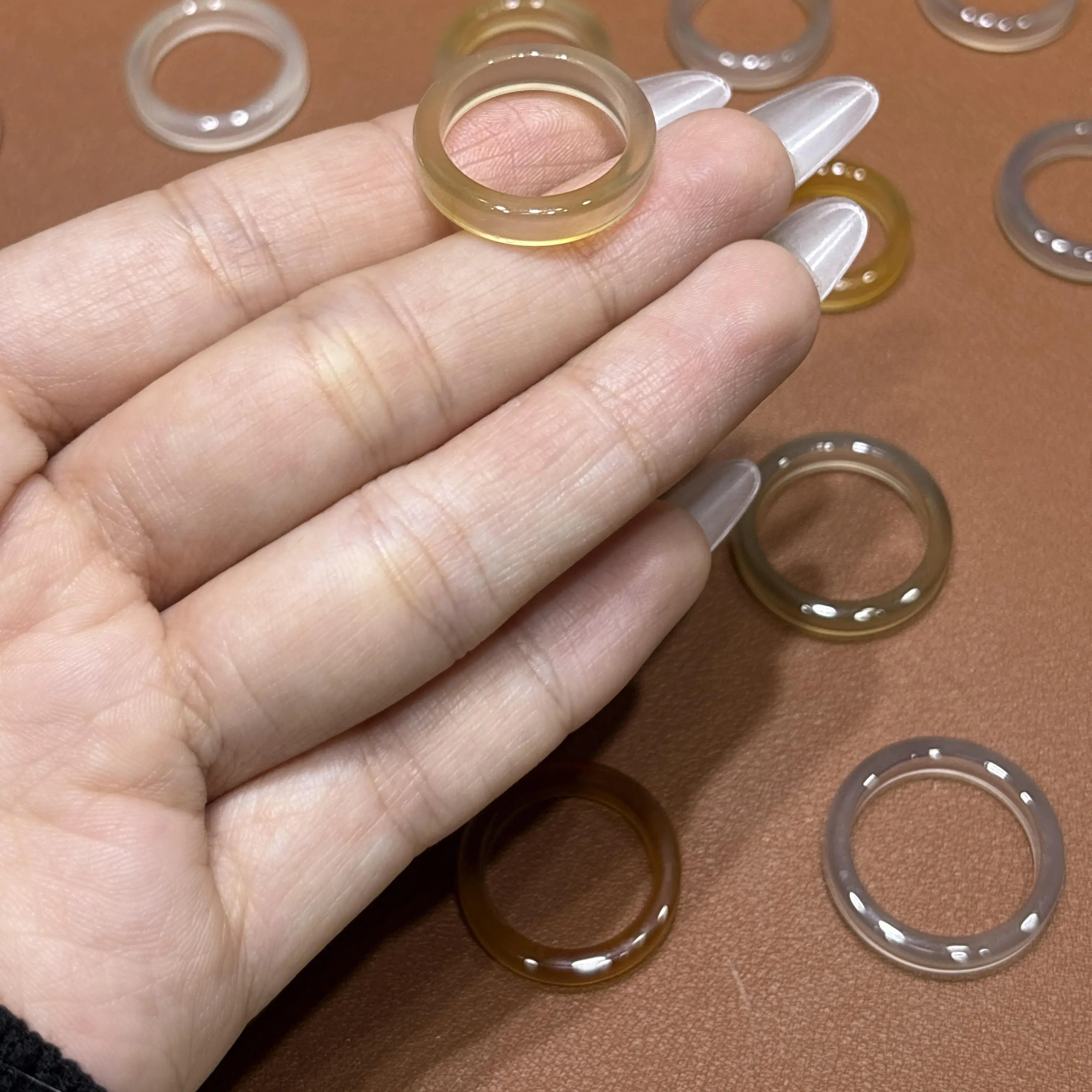 天然玛瑙玉髓素圈戒指男女时尚饰品