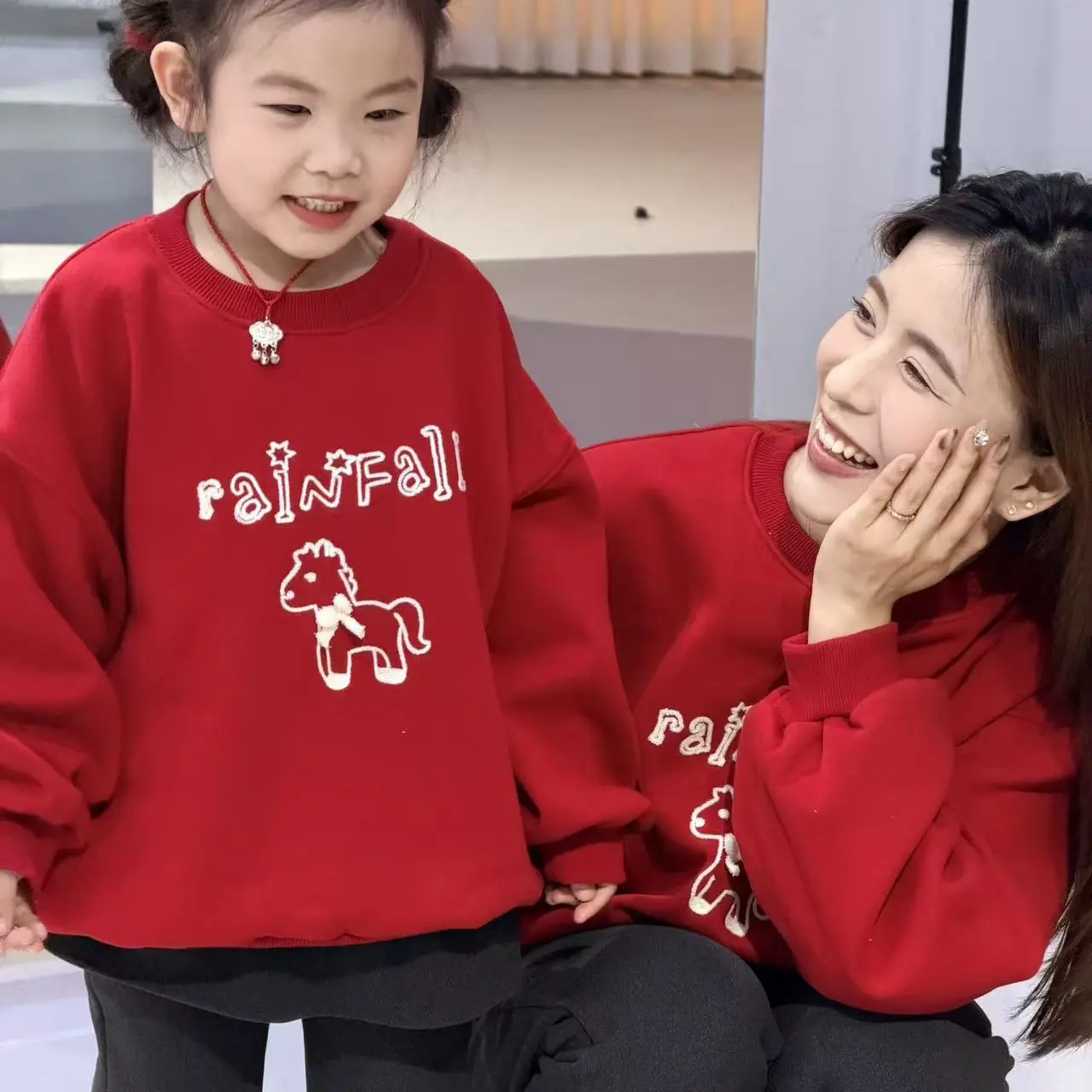 红色加绒亲子卫衣新年款