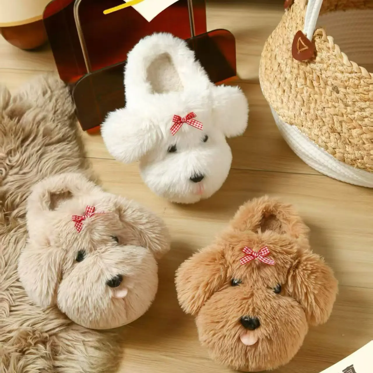 可爱马尔济斯风格女士冬季室内防滑保暖加绒毛毛拖鞋