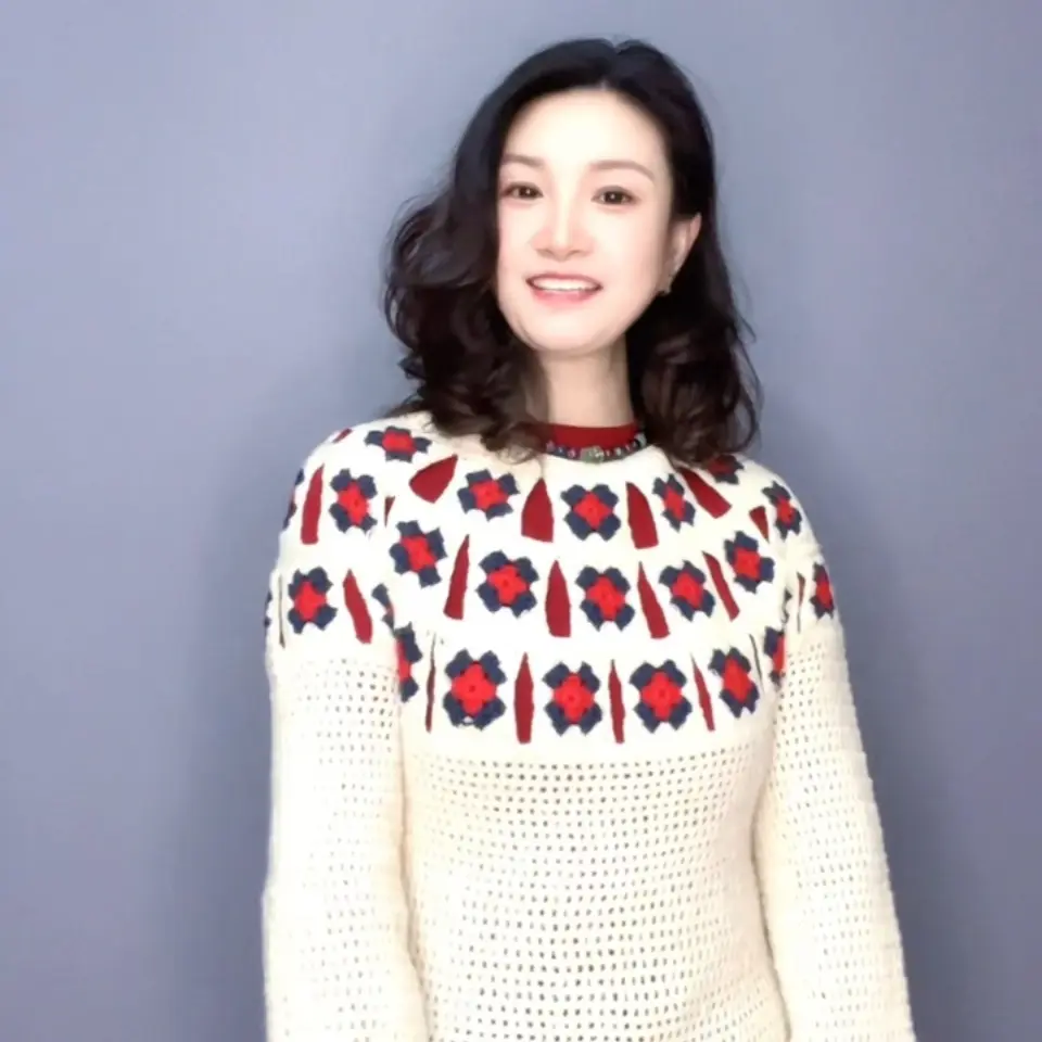 红色费尔岛毛衣女套头，秋冬厚款软糯针织上衣，马海毛羊绒合股钩织