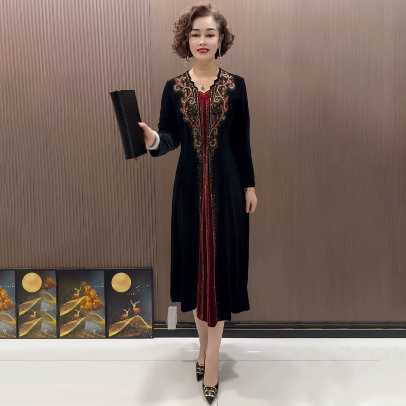 专柜同款秋冬妈妈装时尚镶钻连衣裙长款气质减龄高档大码丝绒裙子
