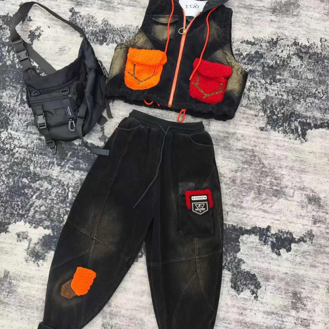 金港湾最新冬款女连帽加厚加棉拼接宽松型马甲街头风保暖套装