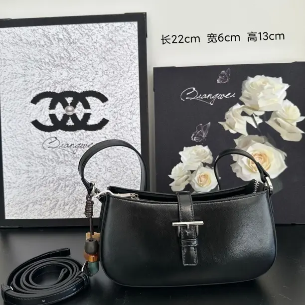 新款小众油蜡皮法棍腋下包简约百搭单肩斜挎通勤时尚轻奢女包