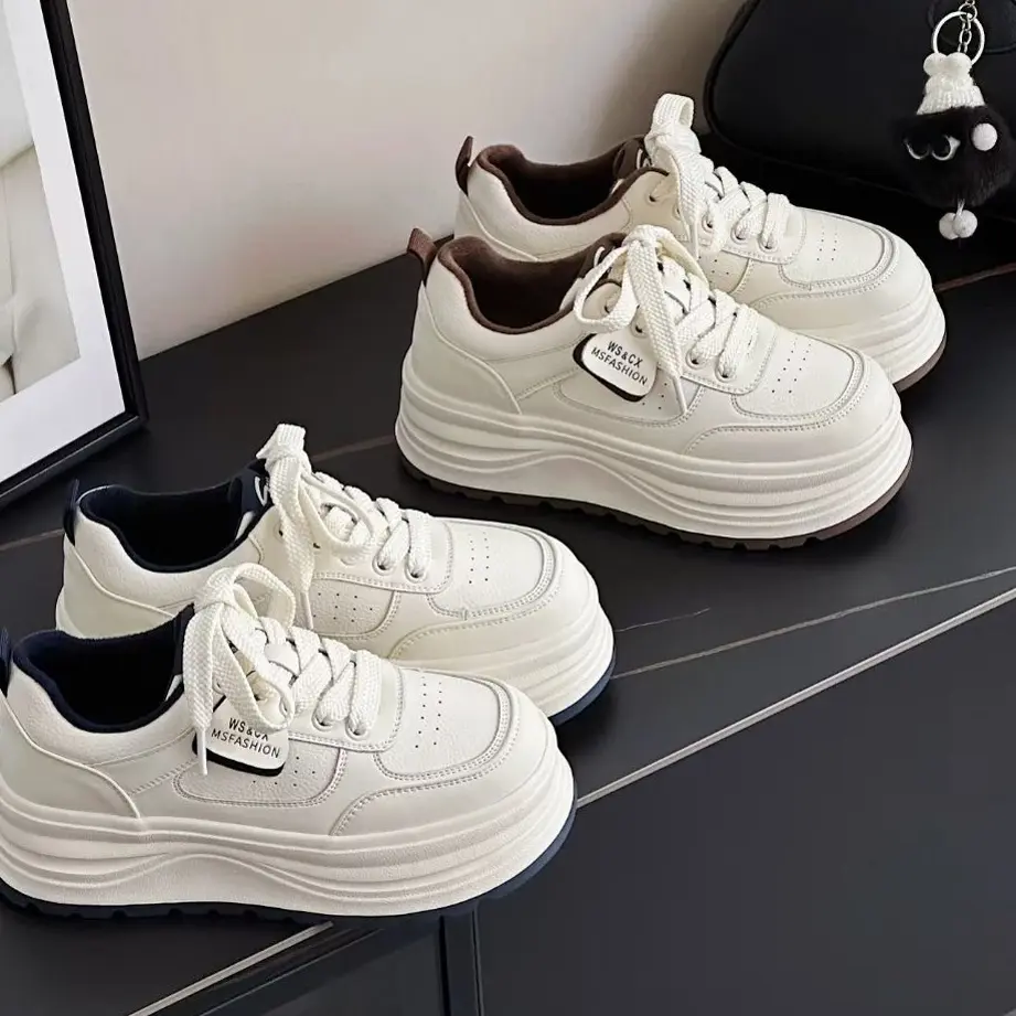 卡莱特斯65-98912特大码冬款加绒厚底保暖百搭轻便运动休闲女板鞋