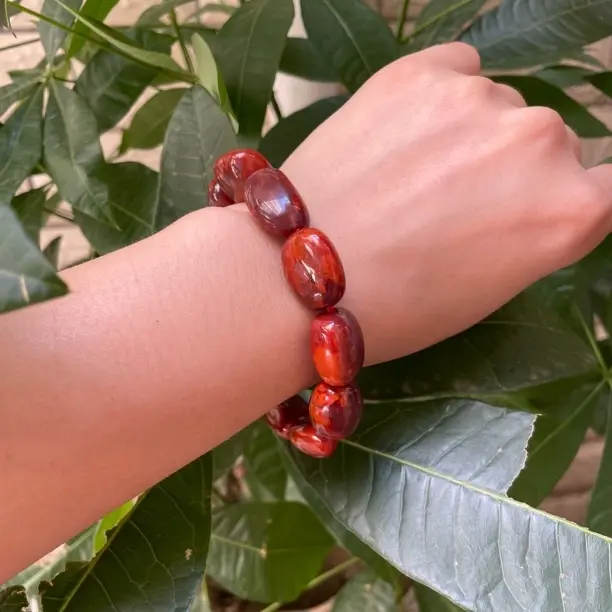 天然南红瓦西牛血红火焰纹随形单圈颜色红润玉质感强