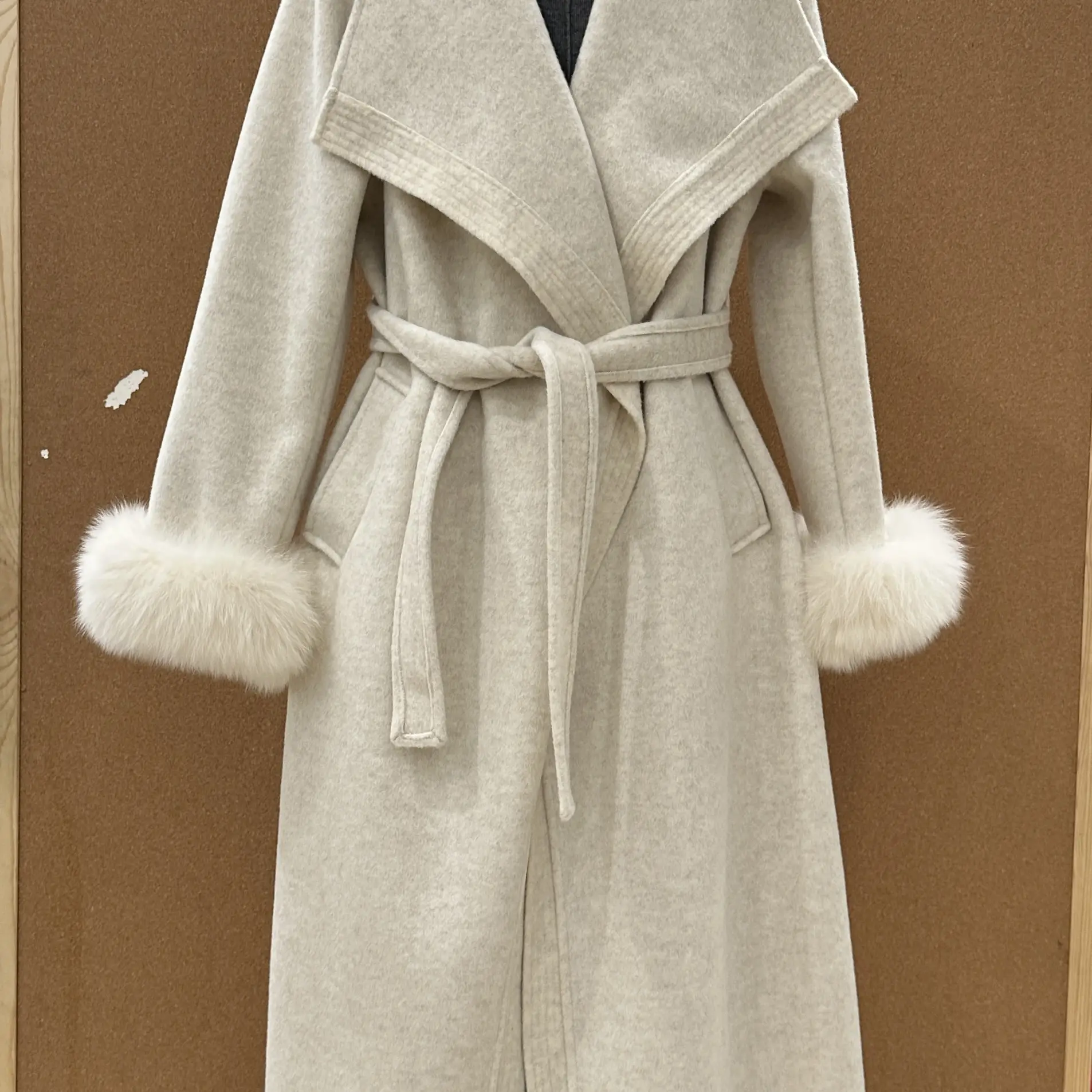 秋冬翻领长款狐狸毛浴袍款大衣1150