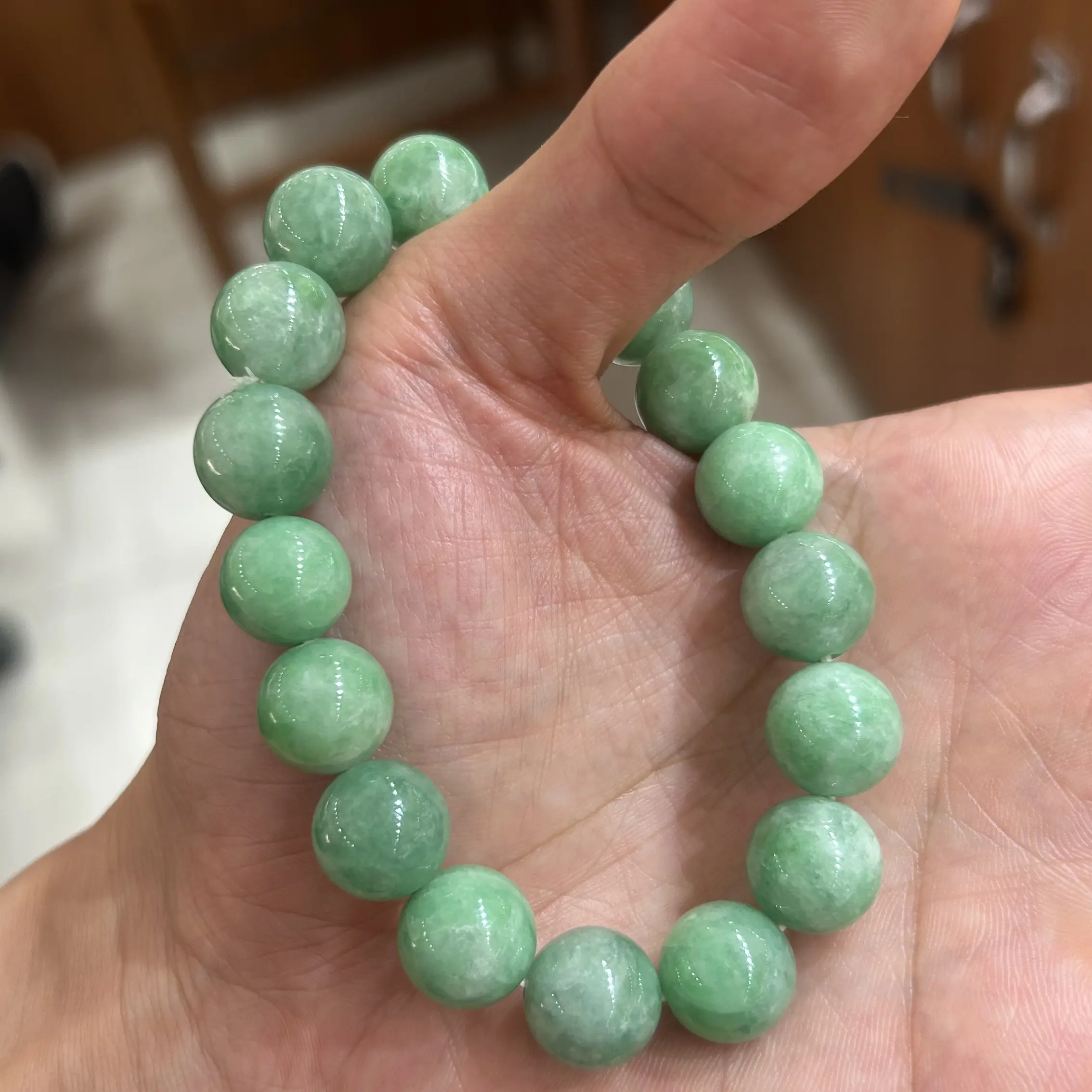 手串飘绿飘花单圈玉手串精美时尚大气