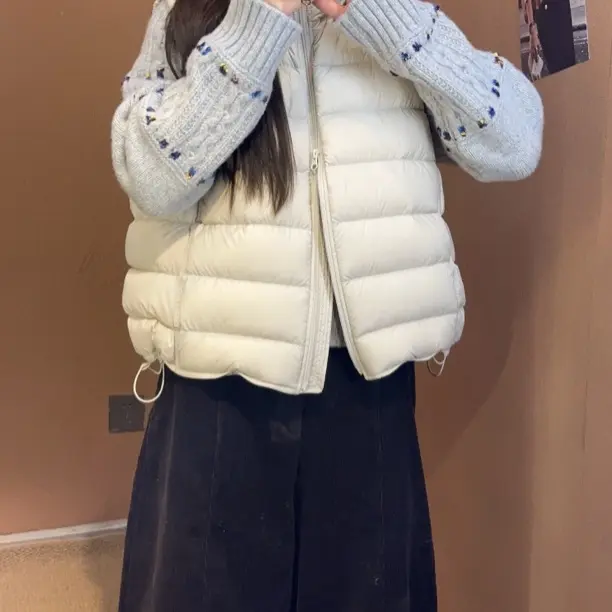 女立领龟背排骨白鸭绒马甲短款宽松无袖百搭秋冬坎肩马夹上衣