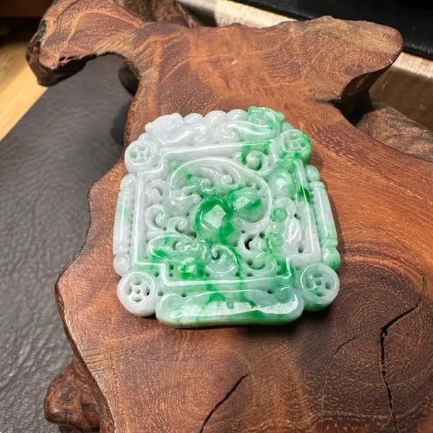 翡翠白底青葫芦如意