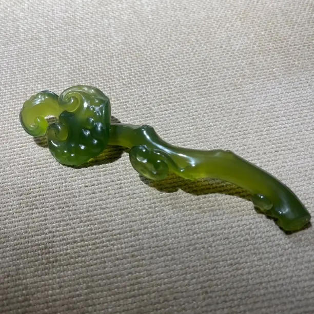 精雕岫玉玉如意手把件摆件