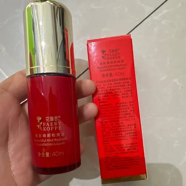 花隐荟靓彩焕颜粉底液