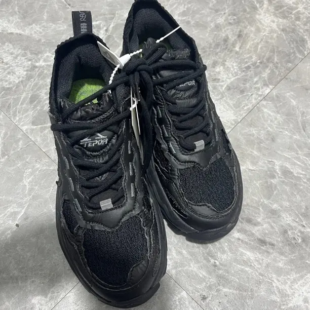 冬季加绒棉鞋时尚皮面运动休闲跑步减震大码老爹潮鞋男士