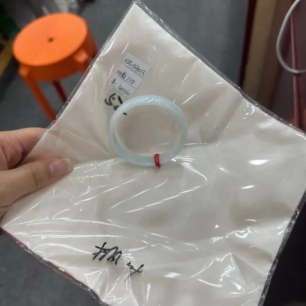 女款气质玉镯手镯翡翠