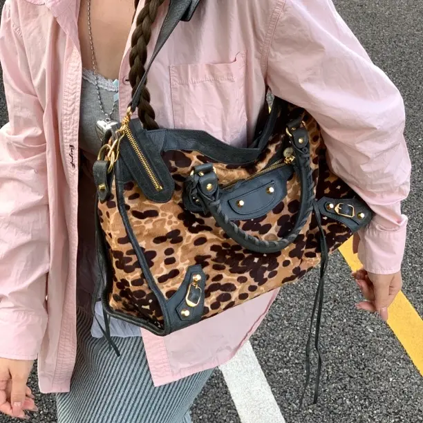 95新 Balenciaga/巴黎世家 豹纹灰金中号机车包底长38cm二手