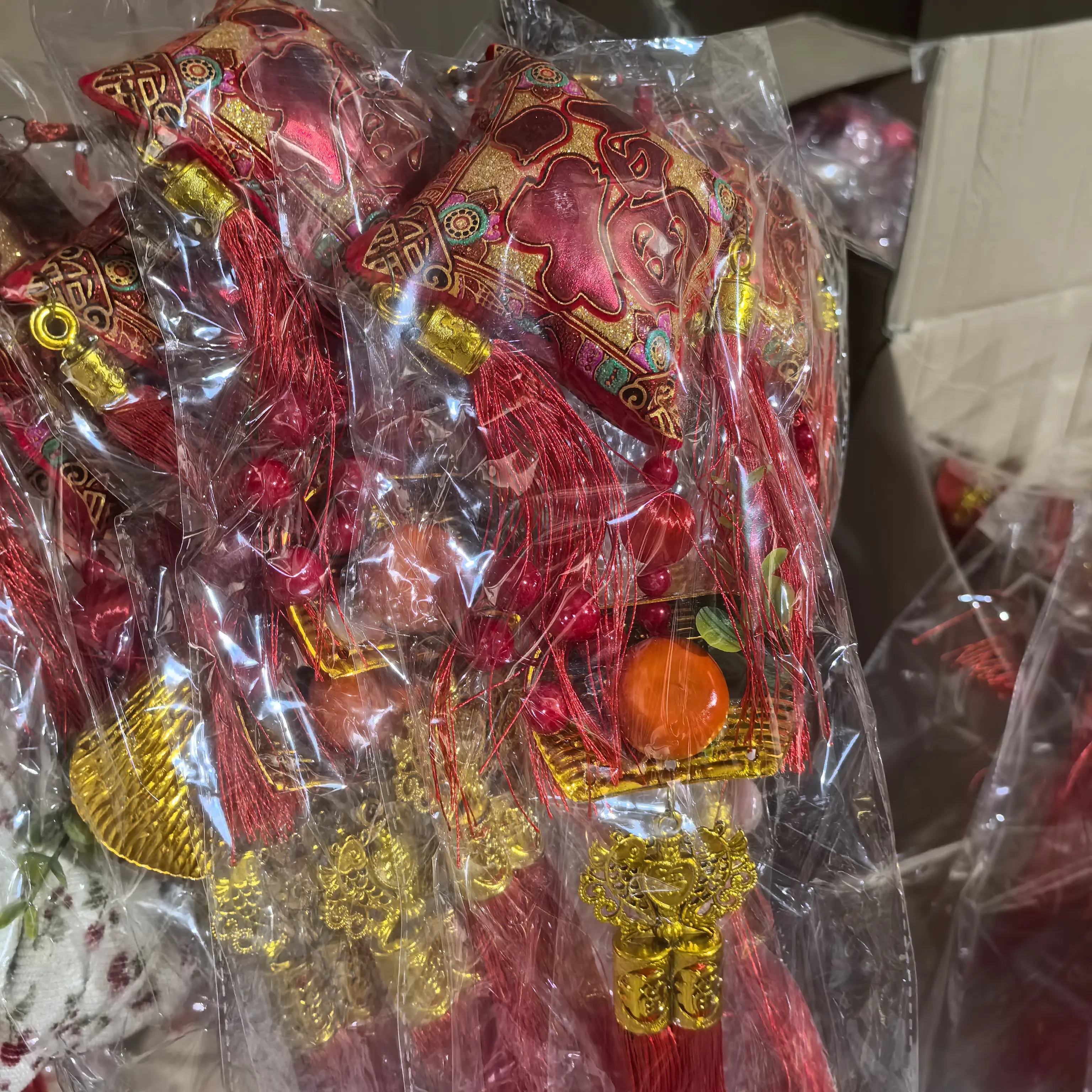 新年客厅喜庆装饰钱袋红果福袋挂饰布置用品