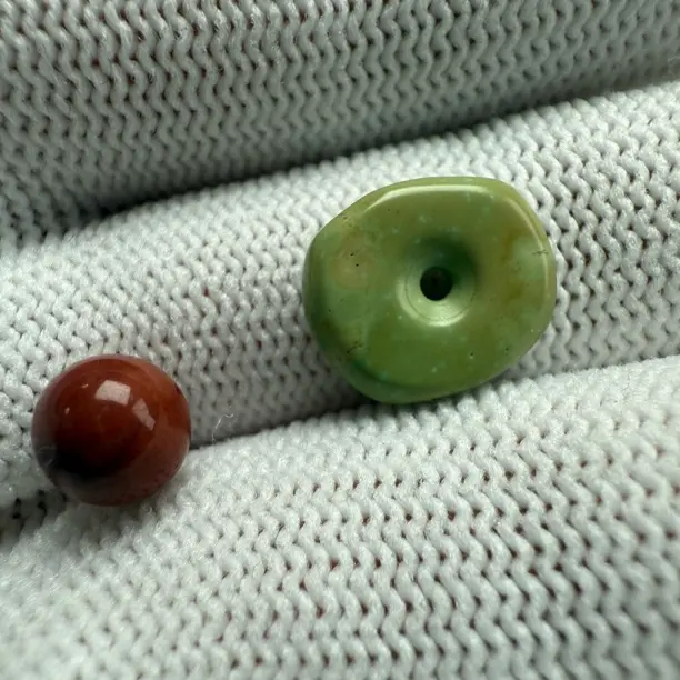 天然原矿南红圆珠