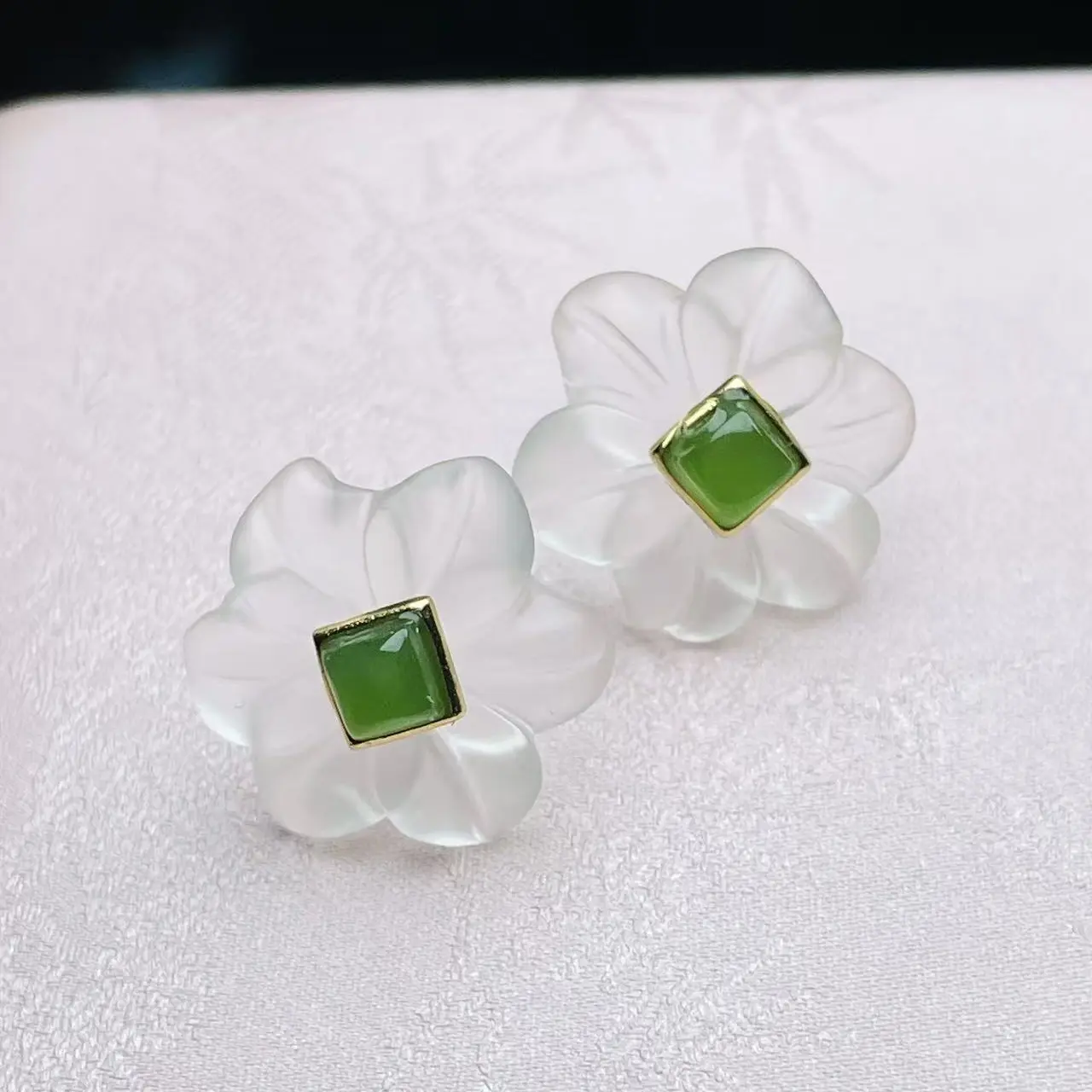 和田玉S925银镶花花耳钉时尚百搭冰底细腻颜色多样