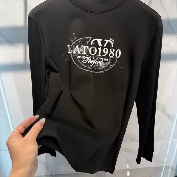 欧货男士圆领卫衣秋季新款轻奢高品质简约舒适休闲青年流行上衣