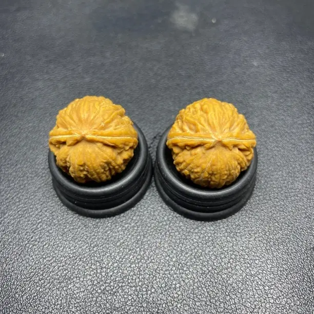 野生手捻文玩核桃 白茬 大团子